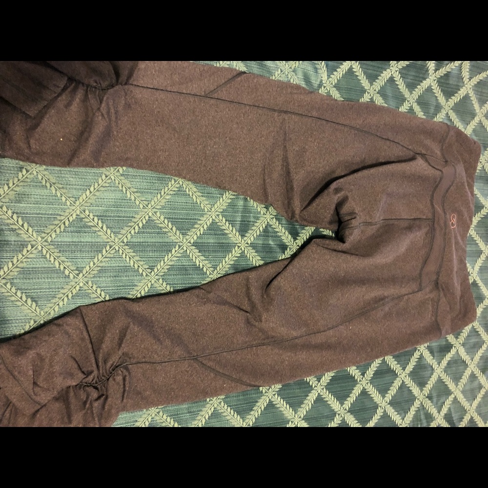 Crop yoga pants